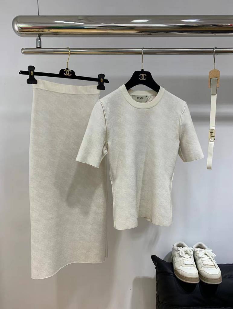 Трендовый костюм Fendi BP-15212 Трендовый костюм Fendi BP-15212