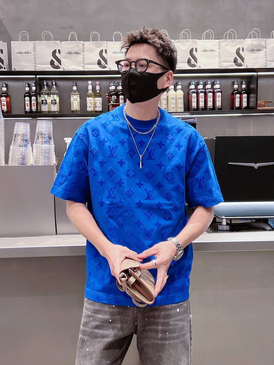 BP-26834 футболка Louis Vuitton для мужчин BP-26834 футболка Louis Vuitton для мужчин