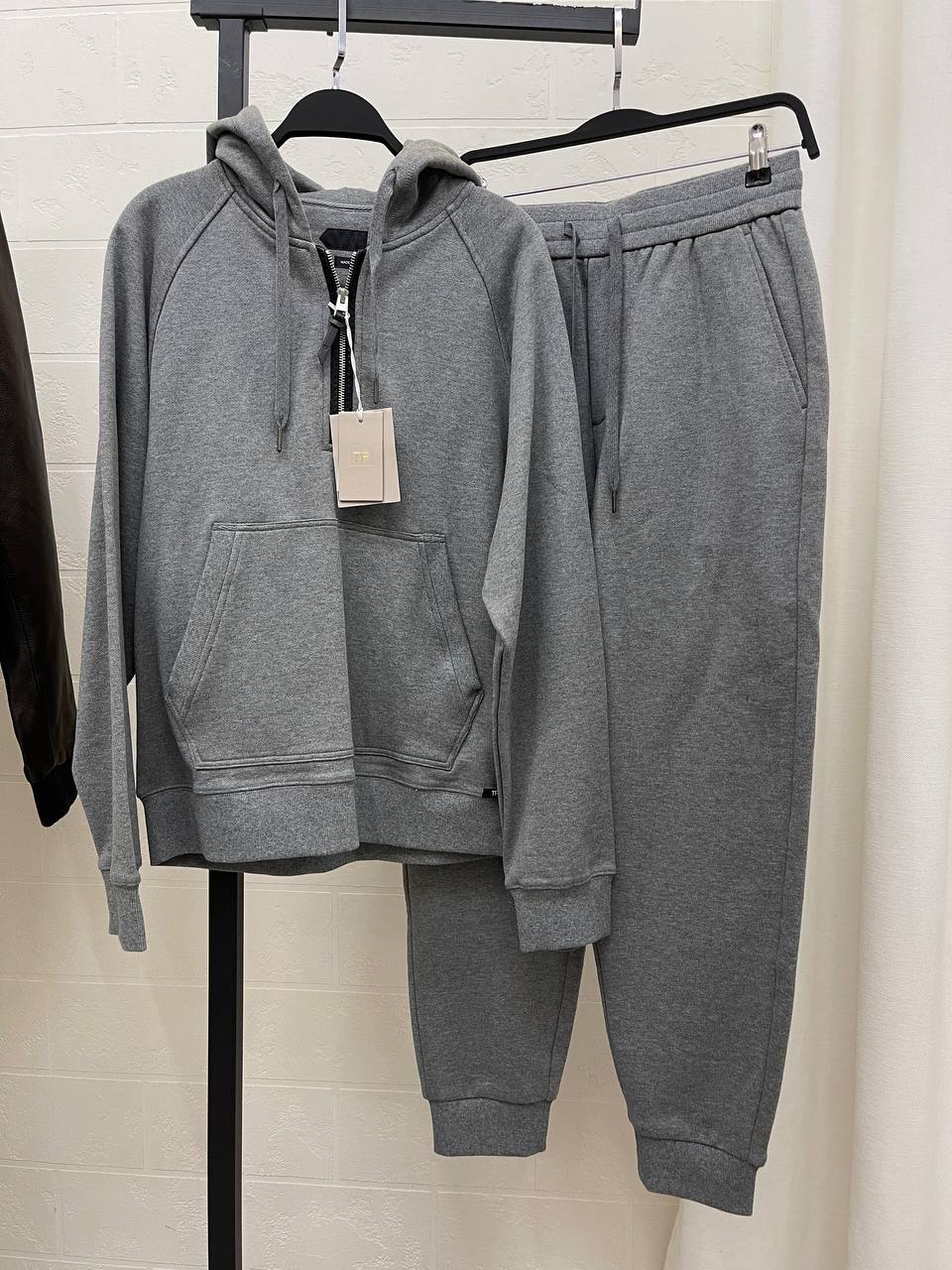 Костюм спортивный Tom Ford BP-46156 Костюм спортивный Tom Ford BP-46156