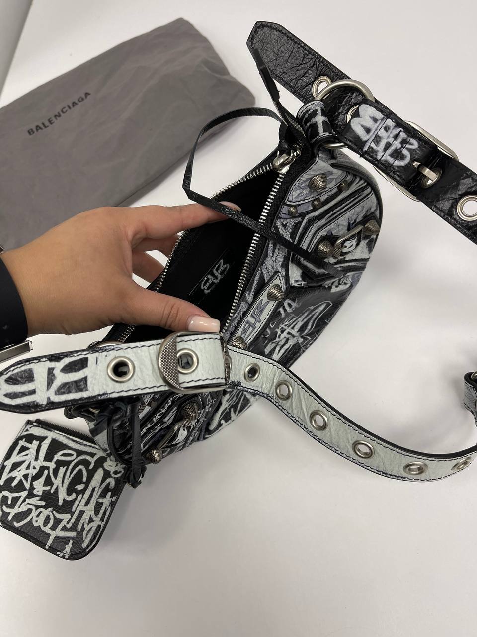 Повседневная женская сумка Balenciaga BP-22809 Повседневная женская сумка Balenciaga BP-22809