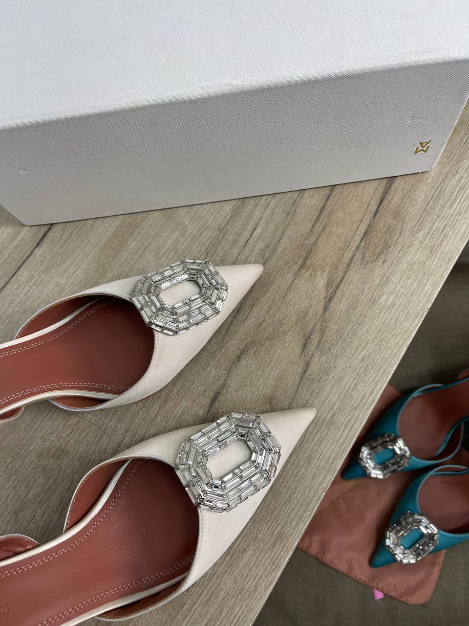 Элегантные туфли Amina Muaddi BP-26685 Элегантные туфли Amina Muaddi BP-26685