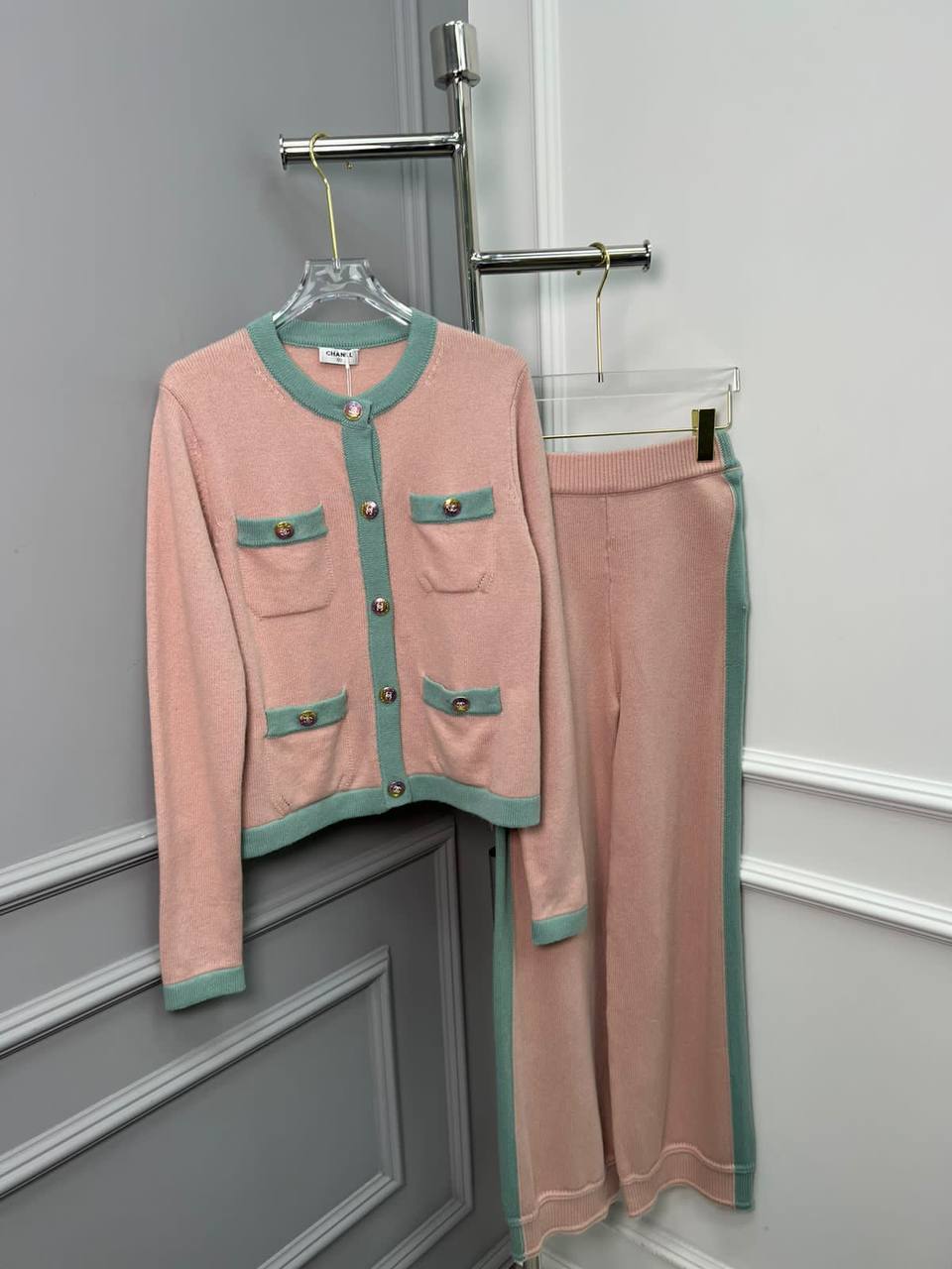 Повседневный женский костюм Chanel BP-45043 Повседневный женский костюм Chanel BP-45043