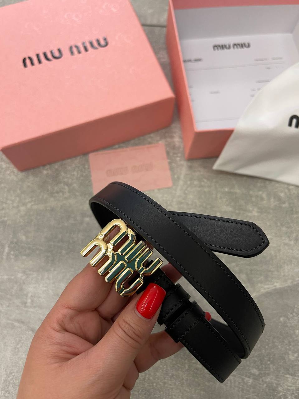 Miu Miu BP-47030 эксклюзивный ремень Miu Miu BP-47030 эксклюзивный ремень