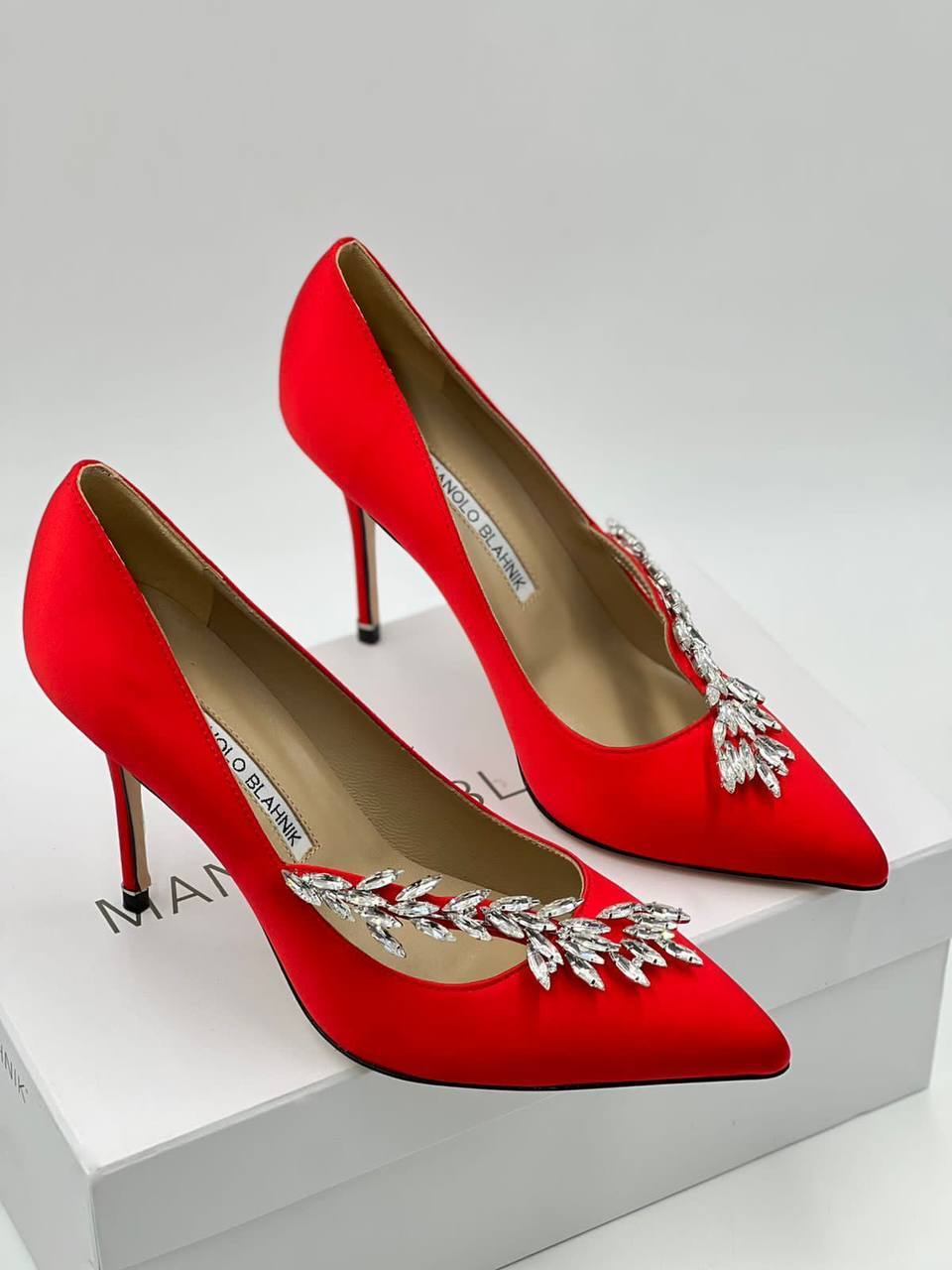 Премиум атласные лодочки Manolo Blahnik BP-26359 Премиум атласные лодочки Manolo Blahnik BP-26359