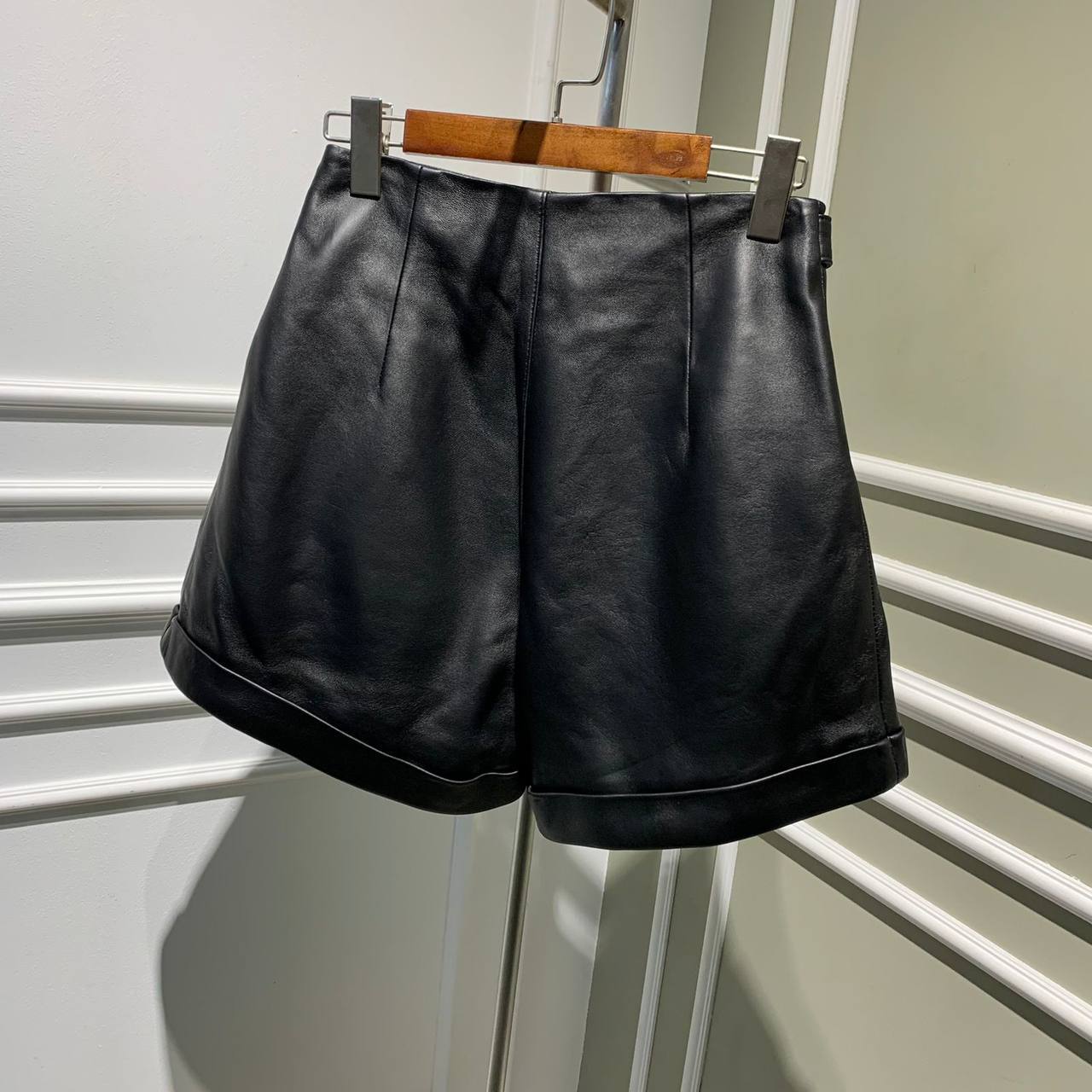 Элитные шорты Yves Saint Laurent BP-19661 Элитные шорты Yves Saint Laurent BP-19661