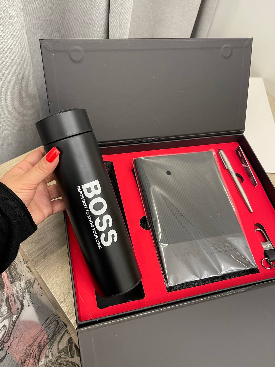 Подарочный набор BOSS стильный и элегантный аксессуар Подарочный набор BOSS стильный и элегантный аксессуар