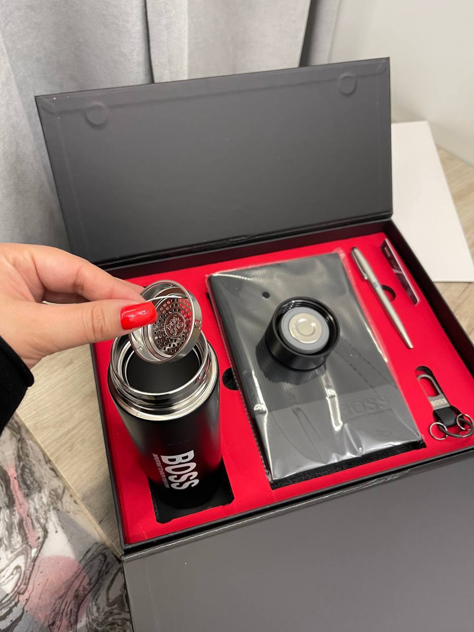 Подарочный набор BOSS стильный и элегантный аксессуар Подарочный набор BOSS стильный и элегантный аксессуар