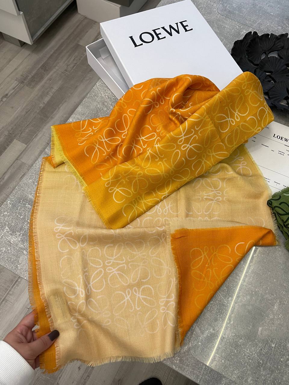 Коллекционный шарф Loewe BP-41230 Коллекционный шарф Loewe BP-41230