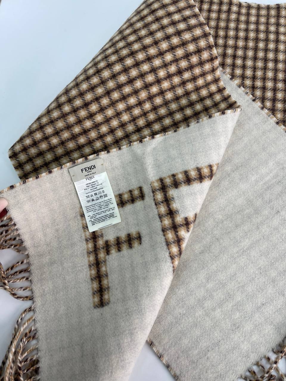 Коллекционный шарф Fendi BP-23254 Коллекционный шарф Fendi BP-23254