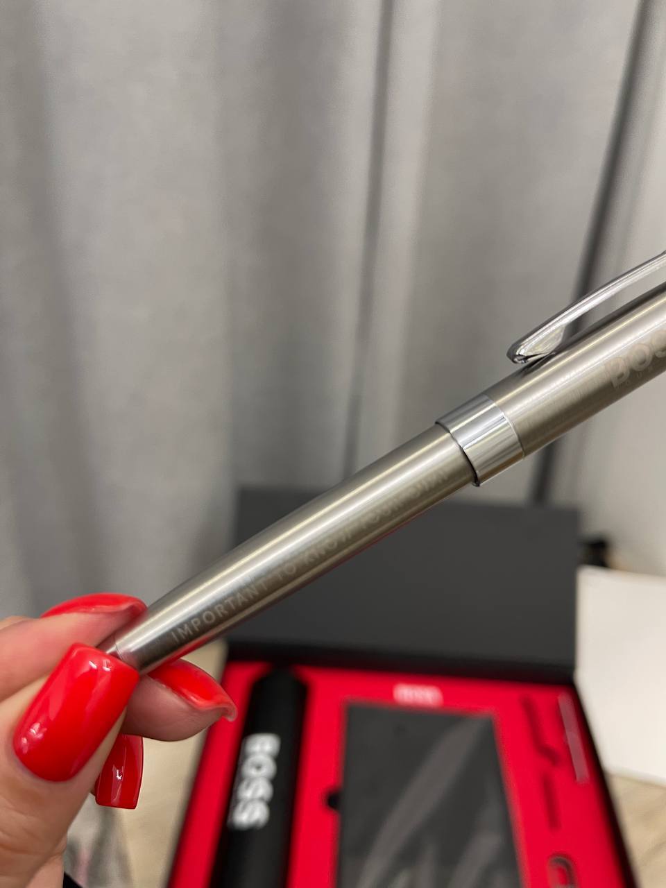 Подарочный набор BOSS стильный и элегантный аксессуар Подарочный набор BOSS стильный и элегантный аксессуар