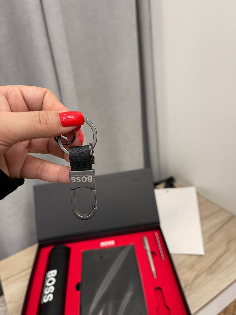 Подарочный набор BOSS стильный и элегантный аксессуар Подарочный набор BOSS стильный и элегантный аксессуар