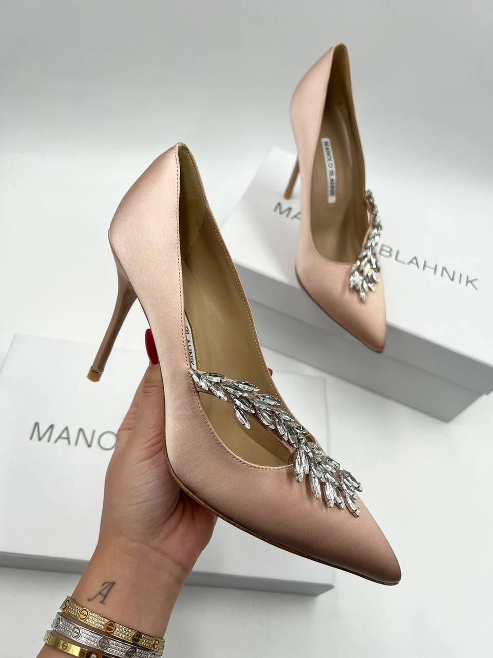 Дизайнерские атласные лодочки Manolo Blahnik BP-26356 Дизайнерские атласные лодочки Manolo Blahnik BP-26356