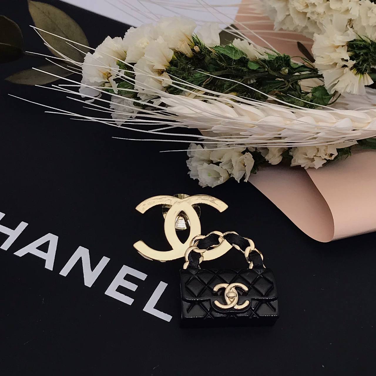 Коллекционная брошь Chanel BP-31108 Коллекционная брошь Chanel BP-31108