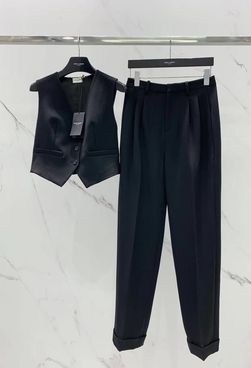 Женский коллекционный костюм Yves Saint Laurent BP-29706 Женский коллекционный костюм Yves Saint Laurent BP-29706