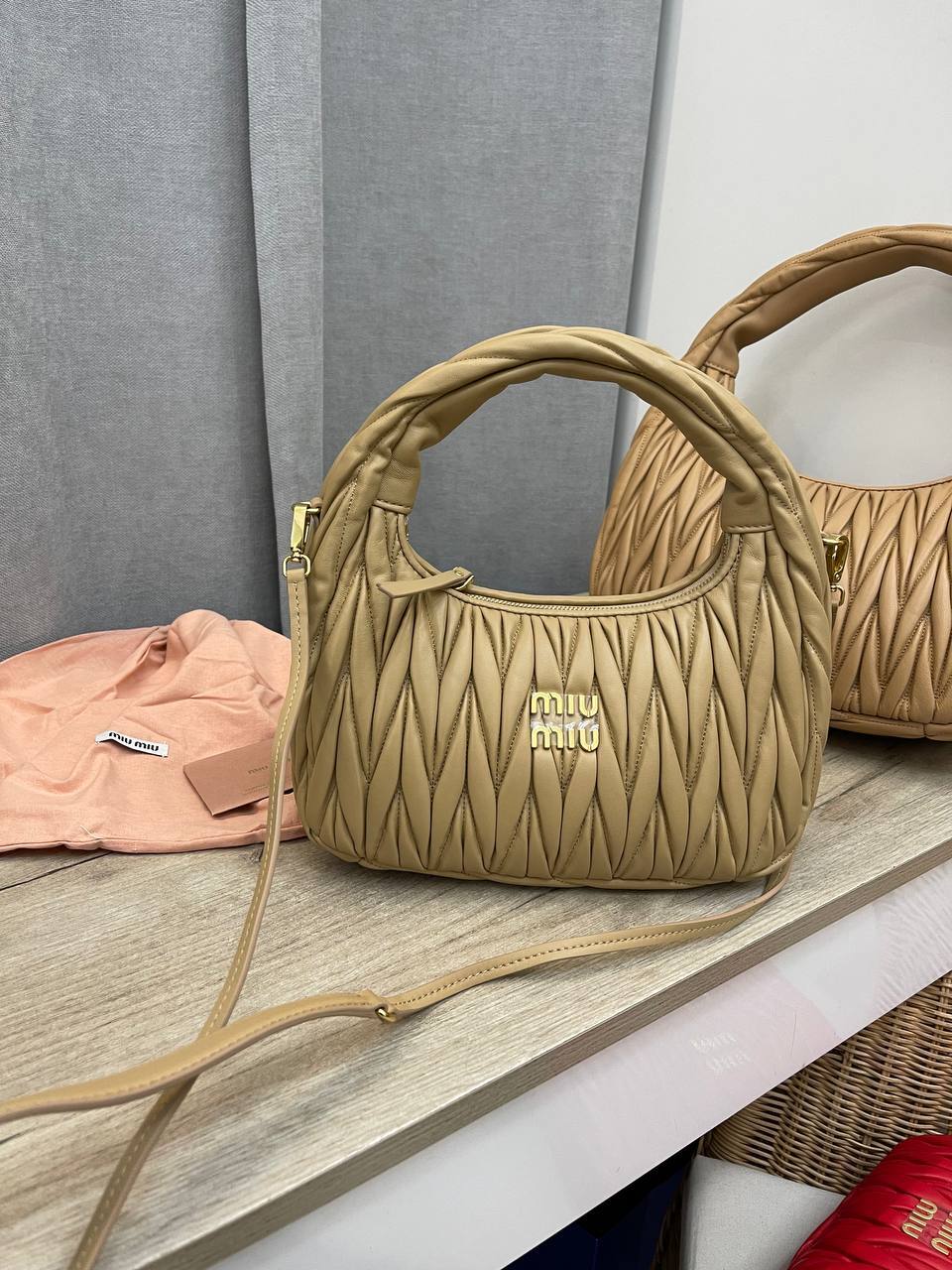 Женская сумка трендовая Miu Miu BP-48711 Женская сумка трендовая Miu Miu BP-48711