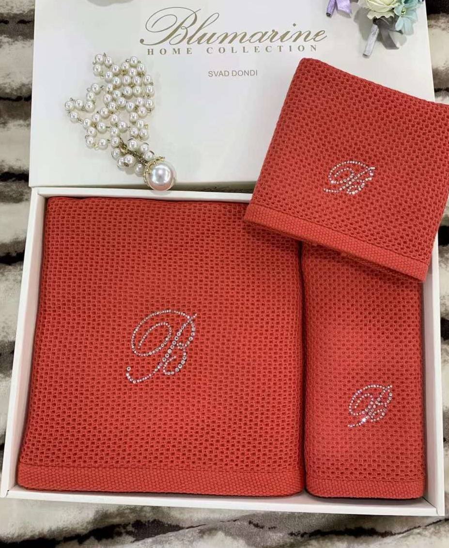 Полотенца комплект 3 штуки красный оттенок Blumarine BP-34163 Полотенца комплект 3 штуки красный оттенок Blumarine BP-34163