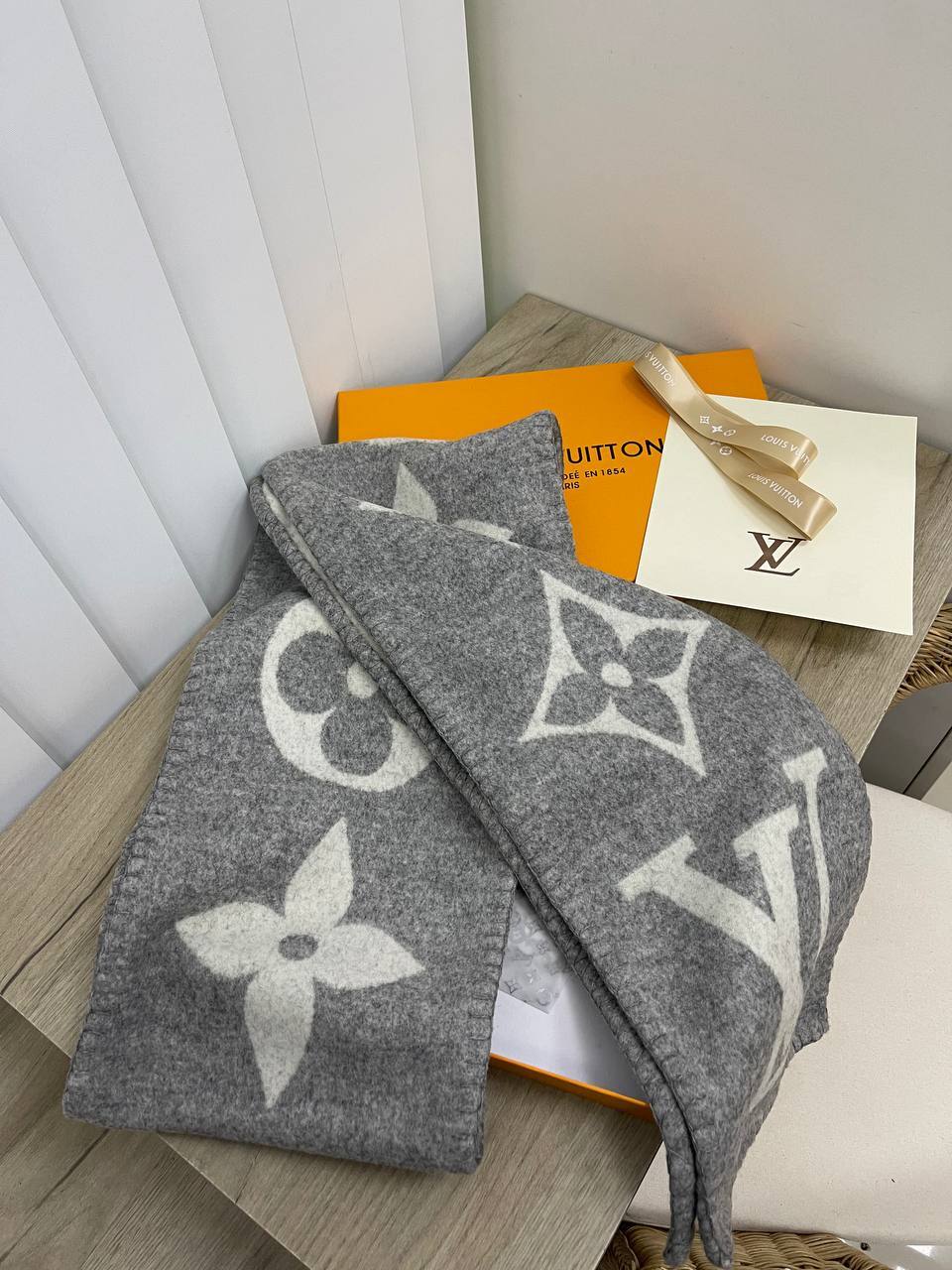 Коллекционный шарф Louis Vuitton BP-21543 Коллекционный шарф Louis Vuitton BP-21543