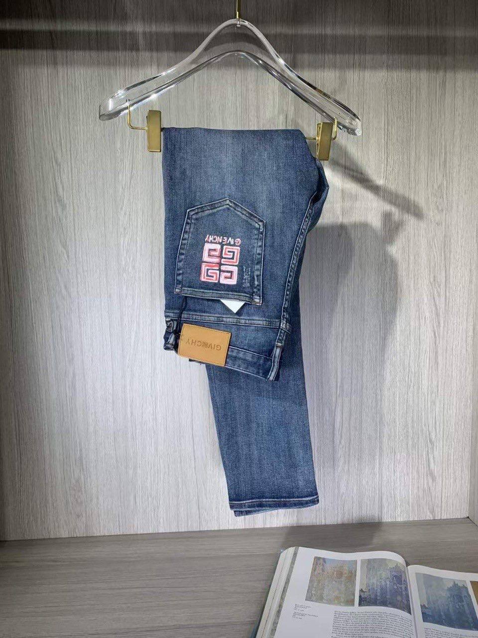 Джинсы стильные Givenchy BP-28794 Джинсы стильные Givenchy BP-28794