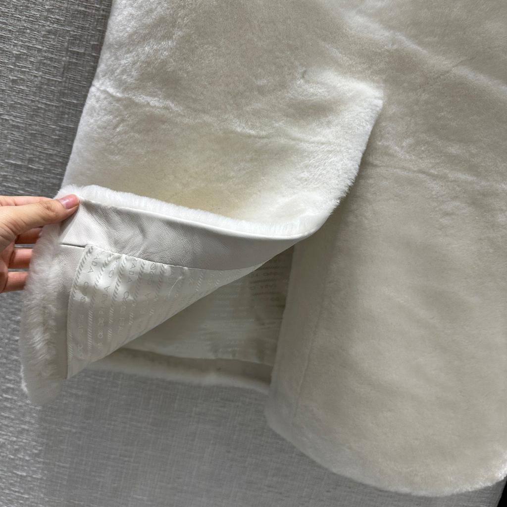 Шуба люкс Prada BP-43142 Шуба люкс Prada BP-43142