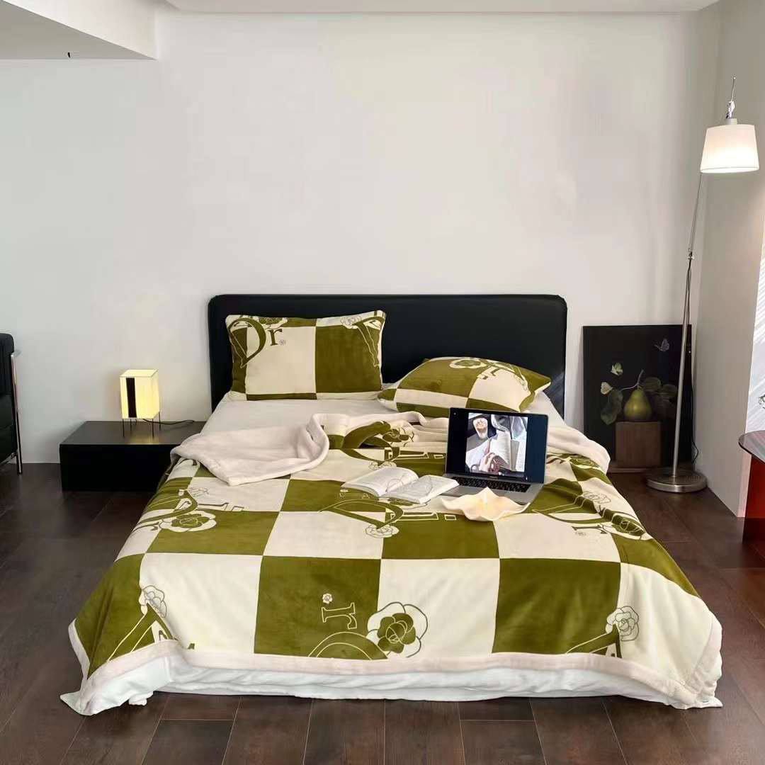 Плед декоративный Christian Dior BP-33921 Плед декоративный Christian Dior BP-33921