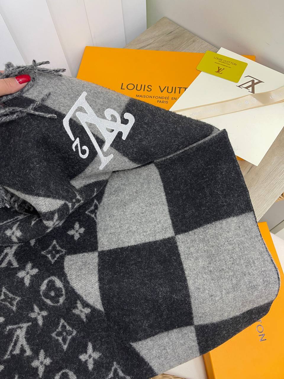 Шарф коллекционный Louis Vuitton BP-21542 Шарф коллекционный Louis Vuitton BP-21542