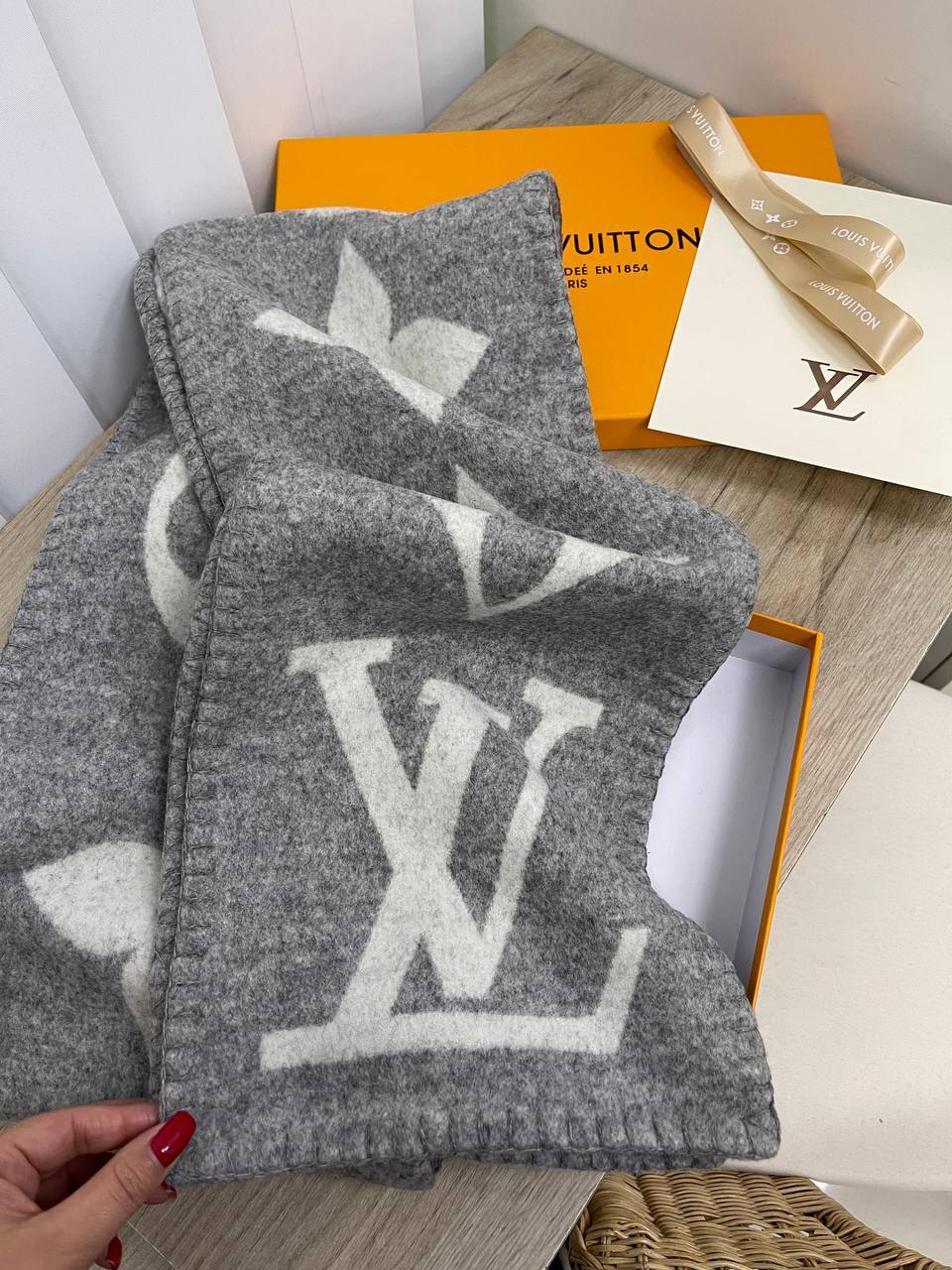 Коллекционный шарф Louis Vuitton BP-21543 Коллекционный шарф Louis Vuitton BP-21543