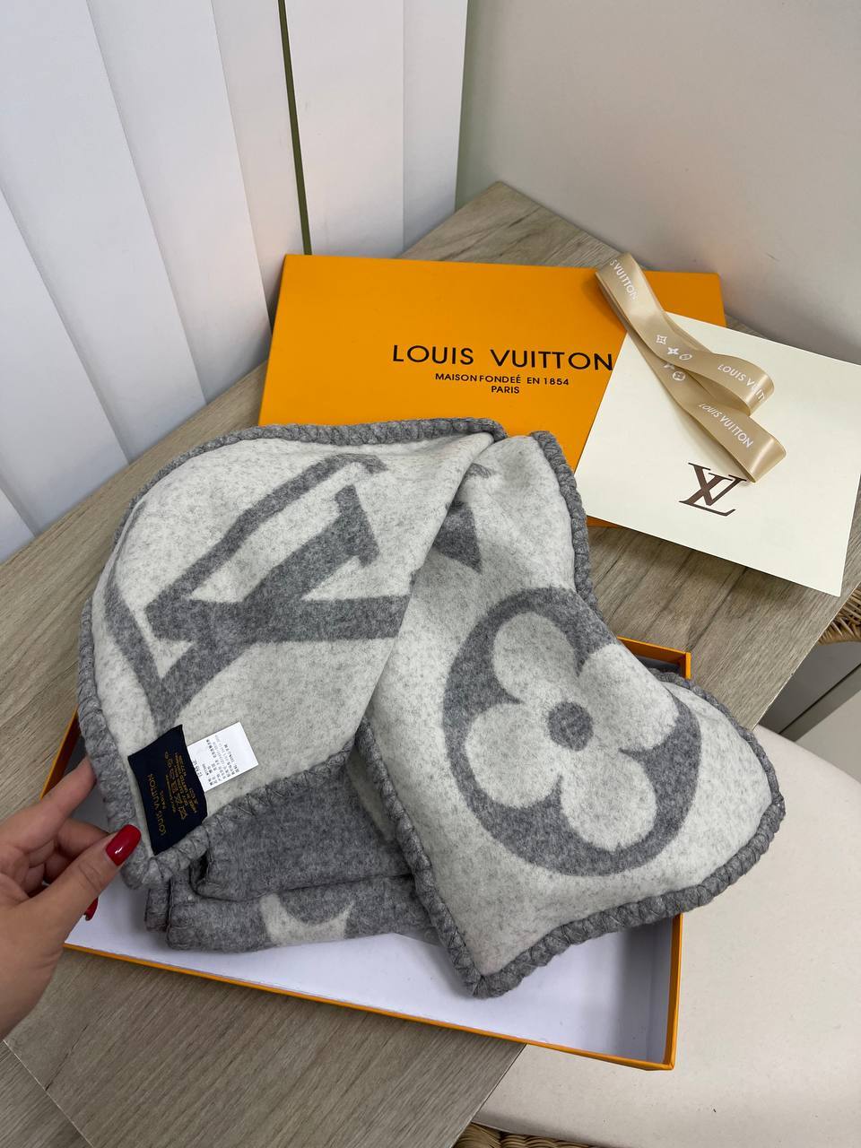 Коллекционный шарф Louis Vuitton BP-21543 Коллекционный шарф Louis Vuitton BP-21543