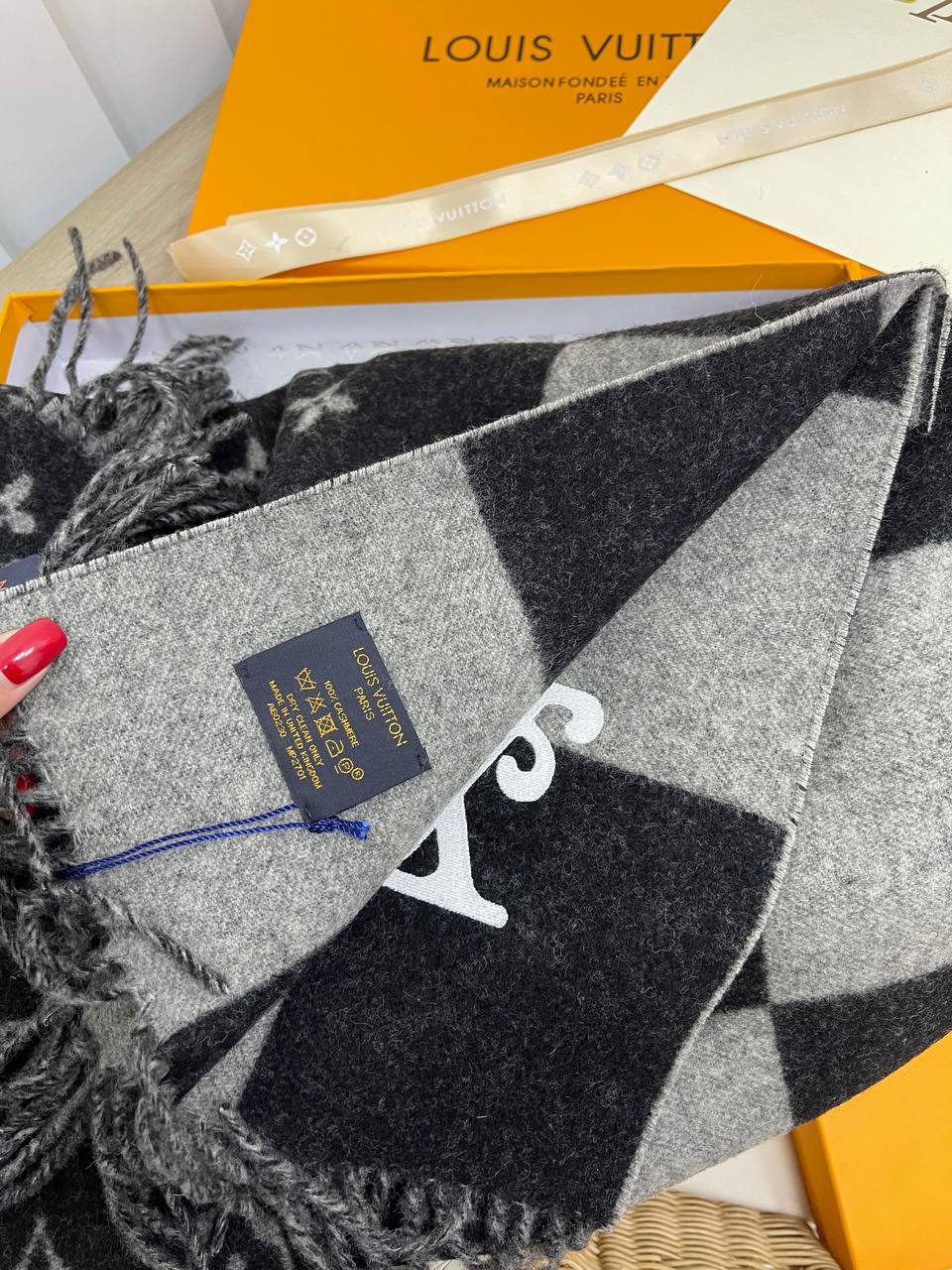 Шарф коллекционный Louis Vuitton BP-21542 Шарф коллекционный Louis Vuitton BP-21542