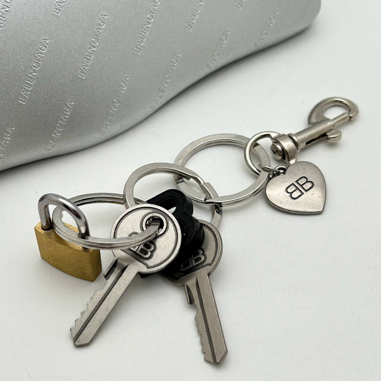 Стильный брелок Balenciaga BP-53877 Стильный брелок Balenciaga BP-53877