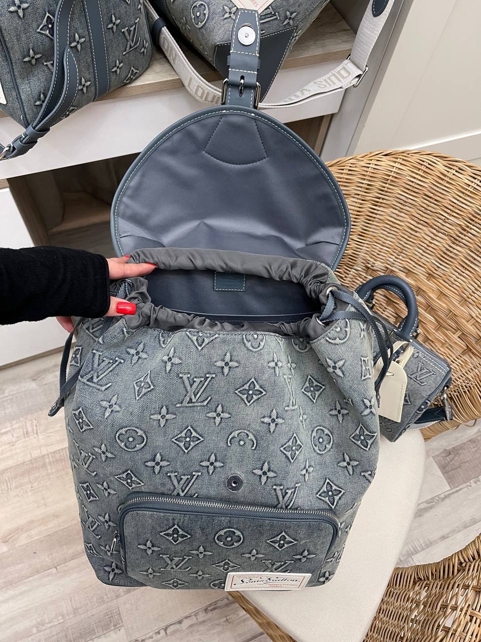 Рюкзак Louis Vuitton стильный BP-46452 Рюкзак Louis Vuitton стильный BP-46452