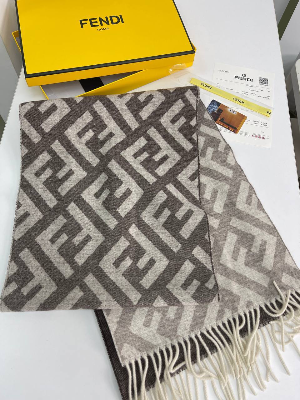 Премиум шарф Fendi BP-23339 Премиум шарф Fendi BP-23339