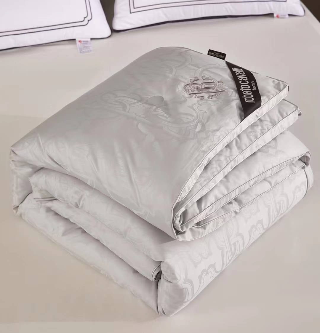 Roberto Cavalli одеяло премиальное BP-18679 Roberto Cavalli одеяло премиальное BP-18679