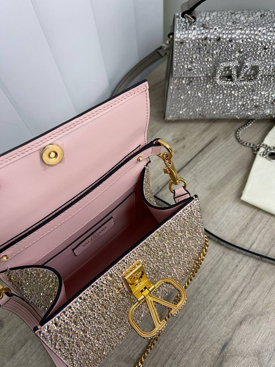 Женская коллекционная сумка Valentino BP-27670 Женская коллекционная сумка Valentino BP-27670