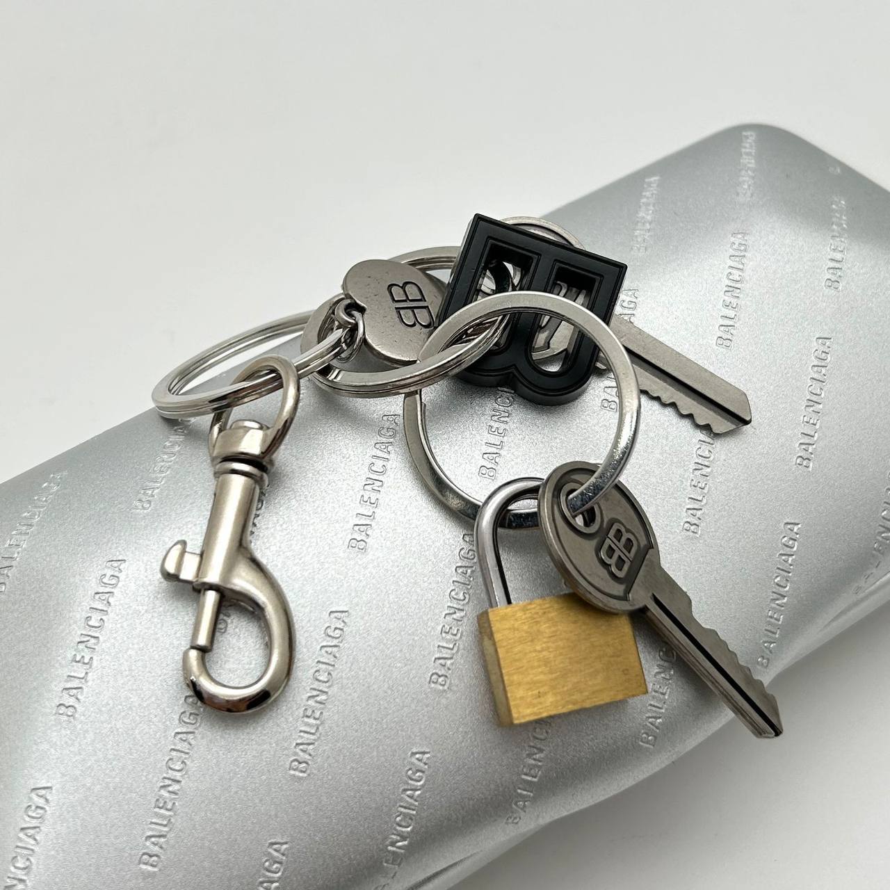 Стильный брелок Balenciaga BP-53877 Стильный брелок Balenciaga BP-53877