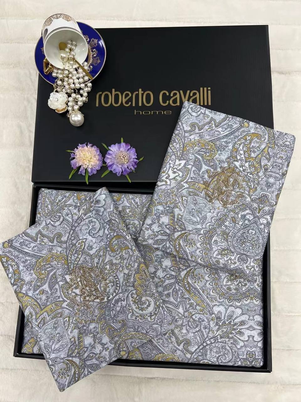 Roberto Cavalli комплект постельного белья перламутровый BP-18100 Roberto Cavalli комплект постельного белья перламутровый BP-18100