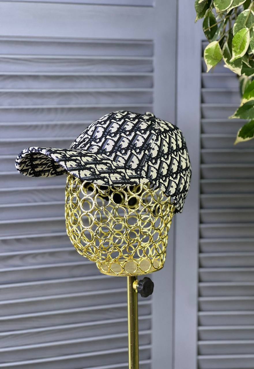 Бейсболка Christian Dior BP-34637 классическая Бейсболка Christian Dior BP-34637 классическая