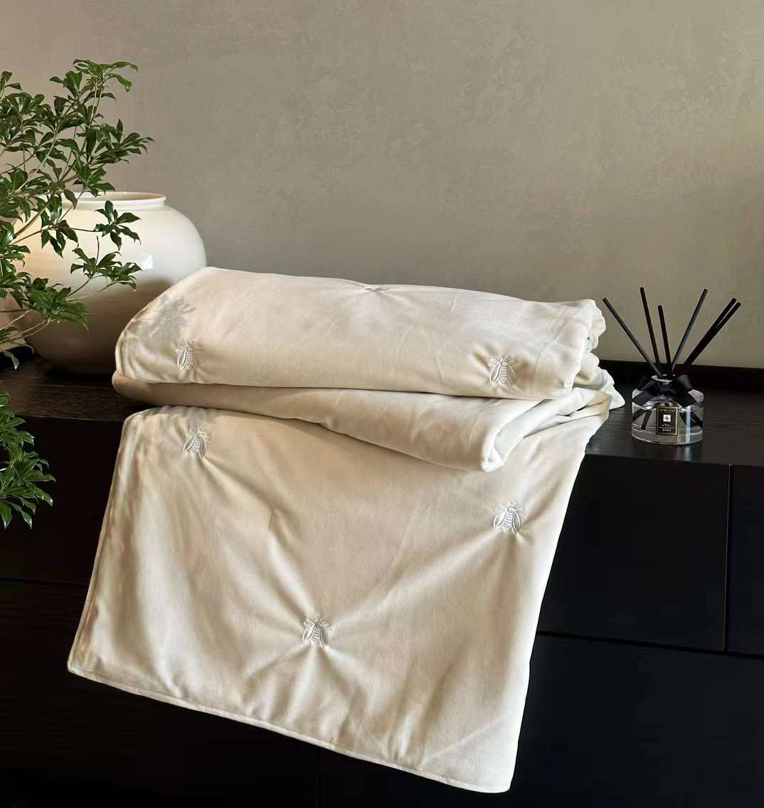 Покрывало Roberto Cavalli стильное BP-29337 Покрывало Roberto Cavalli стильное BP-29337