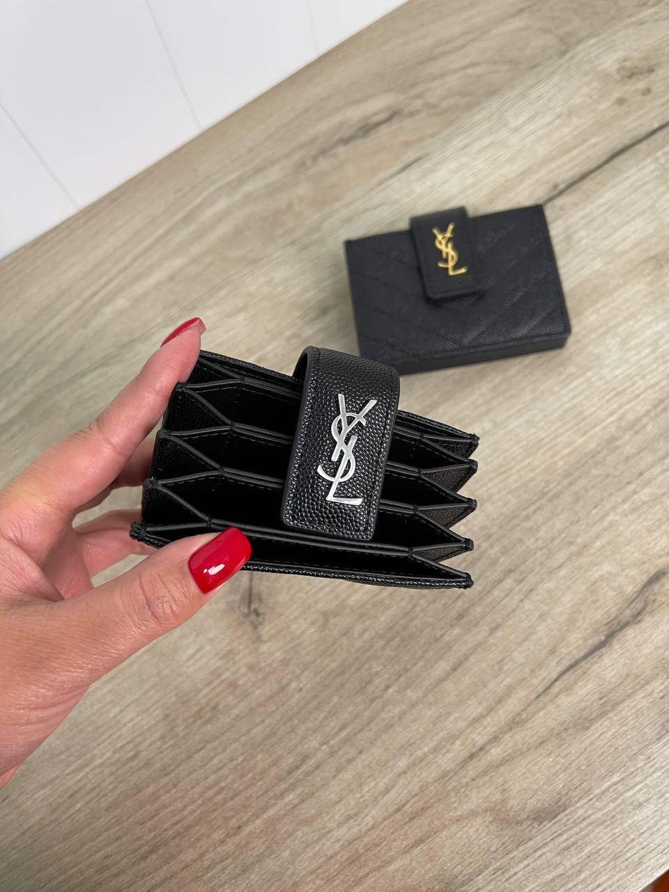 Элитная черная визитница Yves Saint Laurent BP-20115 Элитная черная визитница Yves Saint Laurent BP-20115