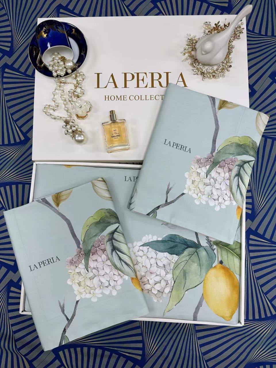 Стильный комплект постельного белья La Perla BP-29183 Стильный комплект постельного белья La Perla BP-29183