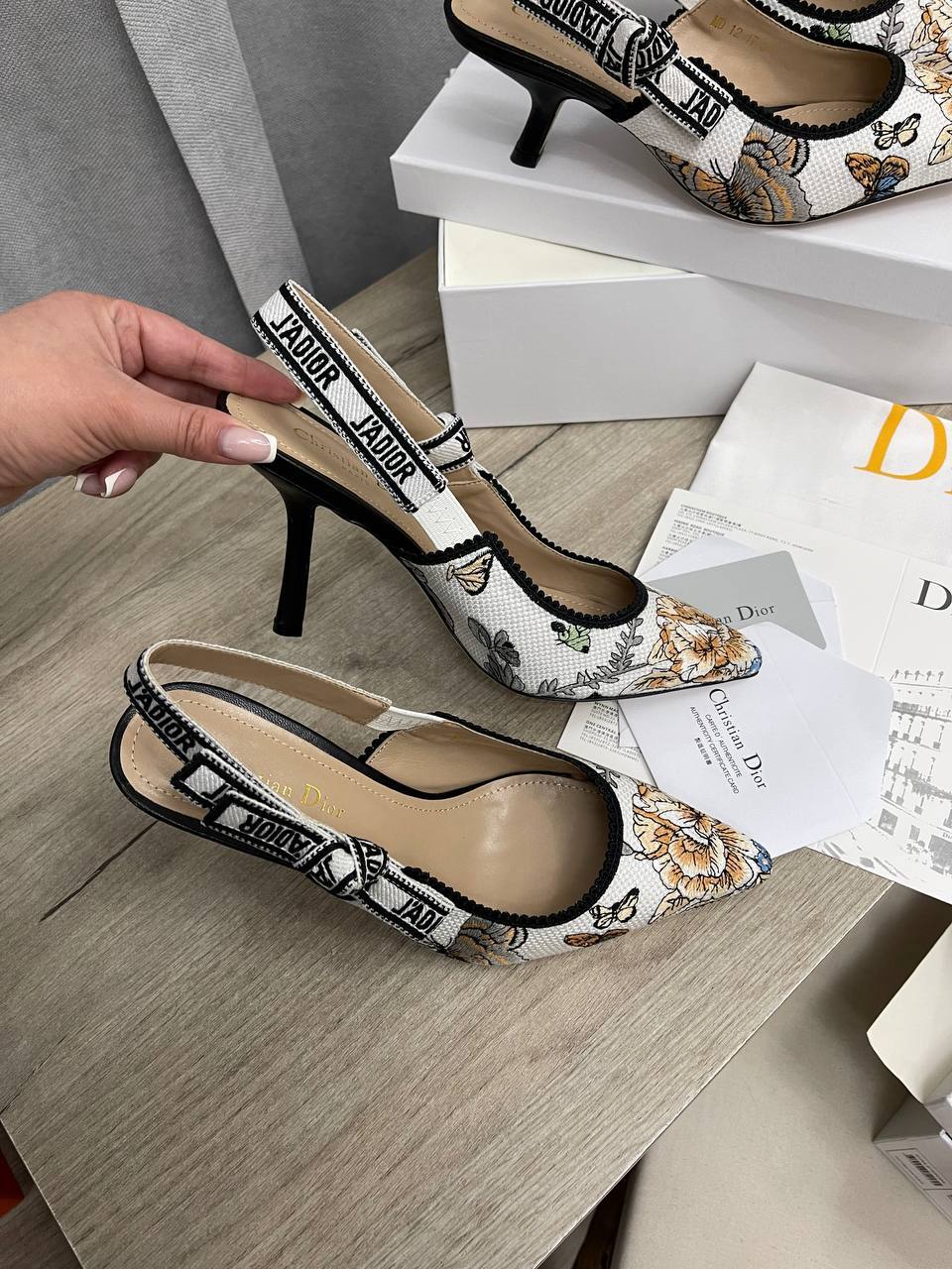 Трендовые туфли Christian Dior BP-46132 Трендовые туфли Christian Dior BP-46132