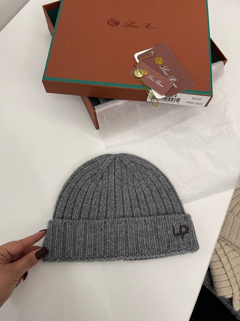 Шапка для мужчин Loro Piana BP-39733 Шапка для мужчин Loro Piana BP-39733