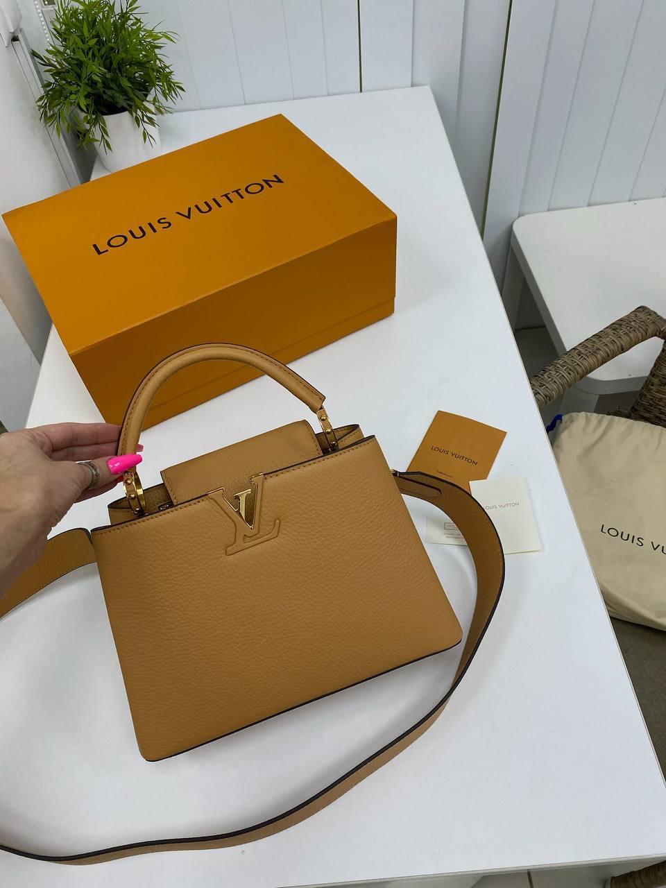 Коллекционная женская сумка CAPUCINES 27 см Louis Vuitton BP-27706 Коллекционная женская сумка CAPUCINES 27 см Louis Vuitton BP-27706