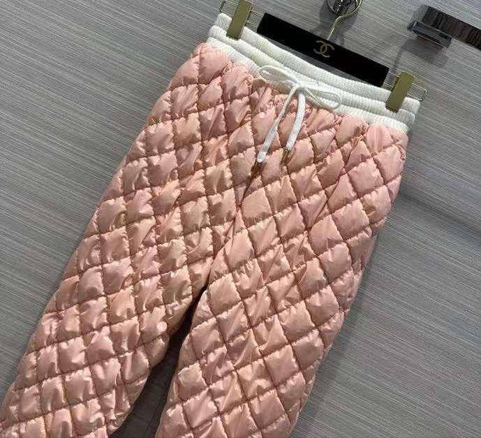 Стеганый костюм женский Chanel BP-23857 премиум Стеганый костюм женский Chanel BP-23857 премиум