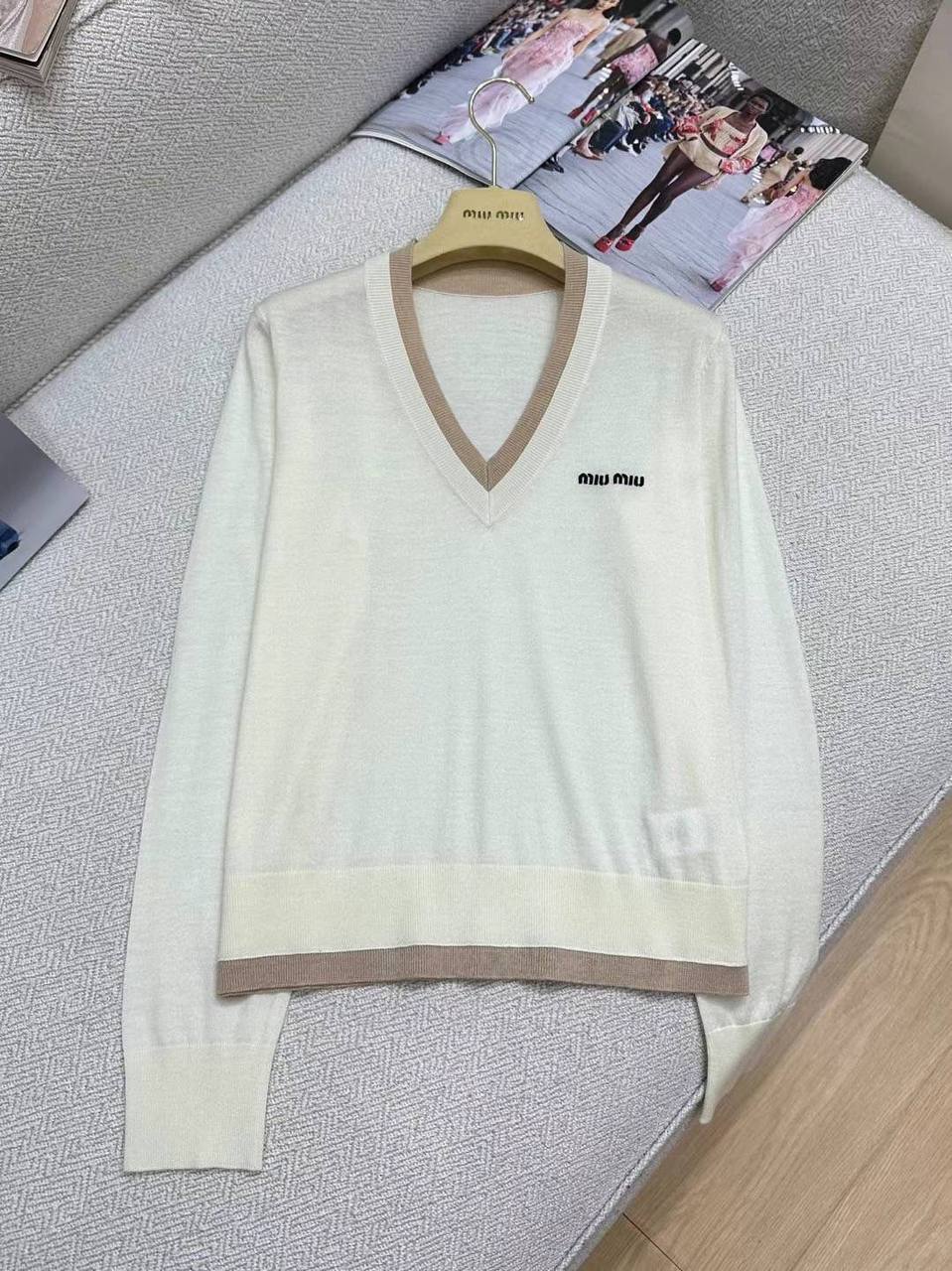 Трендовый свитер женский Miu Miu BP-53053 Трендовый свитер женский Miu Miu BP-53053