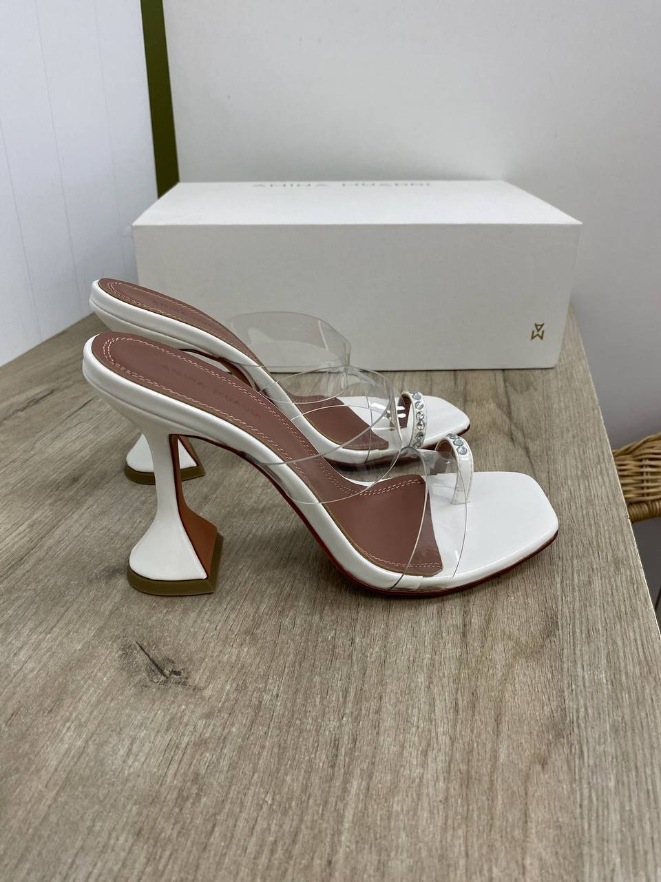 Босоножки эксклюзивные Amina Muaddi BP-34650 Босоножки эксклюзивные Amina Muaddi BP-34650