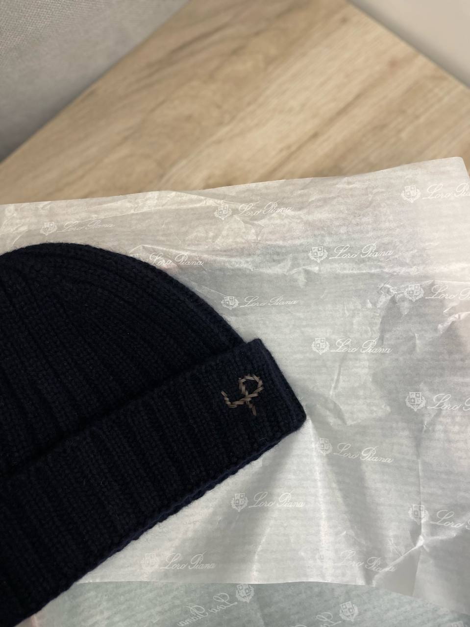 Модная шапка Loro Piana BP-40765 Модная шапка Loro Piana BP-40765