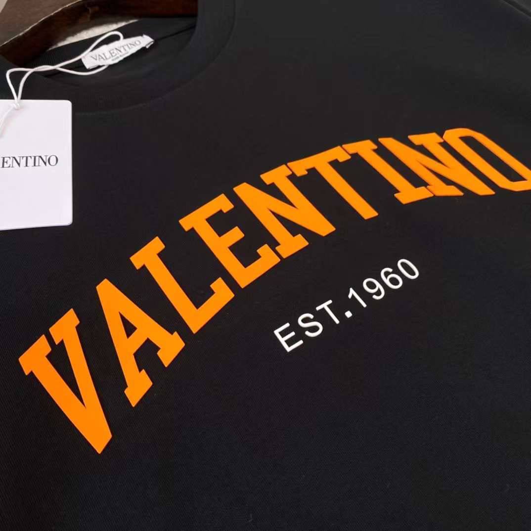 Стильная футболка Valentino BP-30786 Стильная футболка Valentino BP-30786