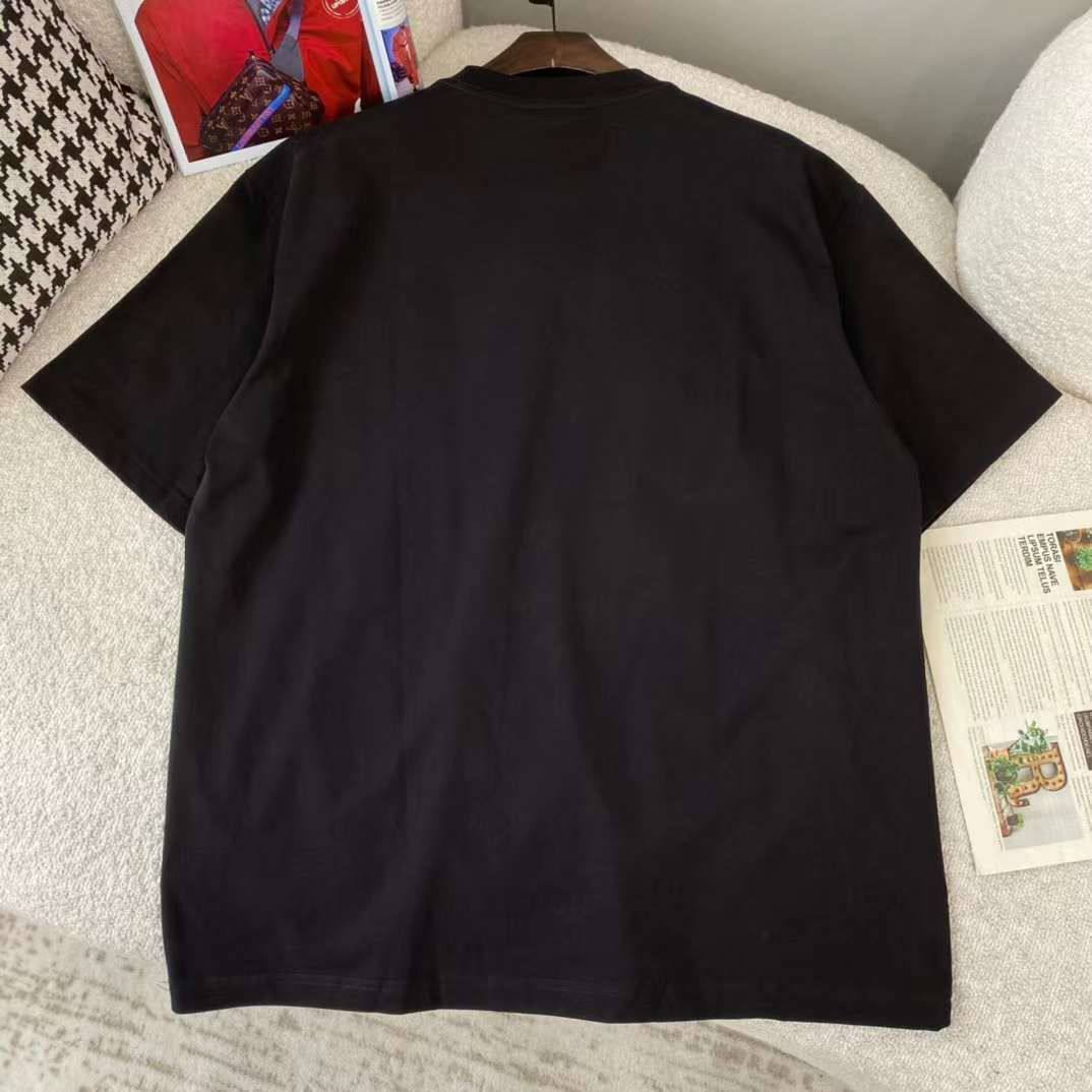 Стильная футболка Valentino BP-30786 Стильная футболка Valentino BP-30786