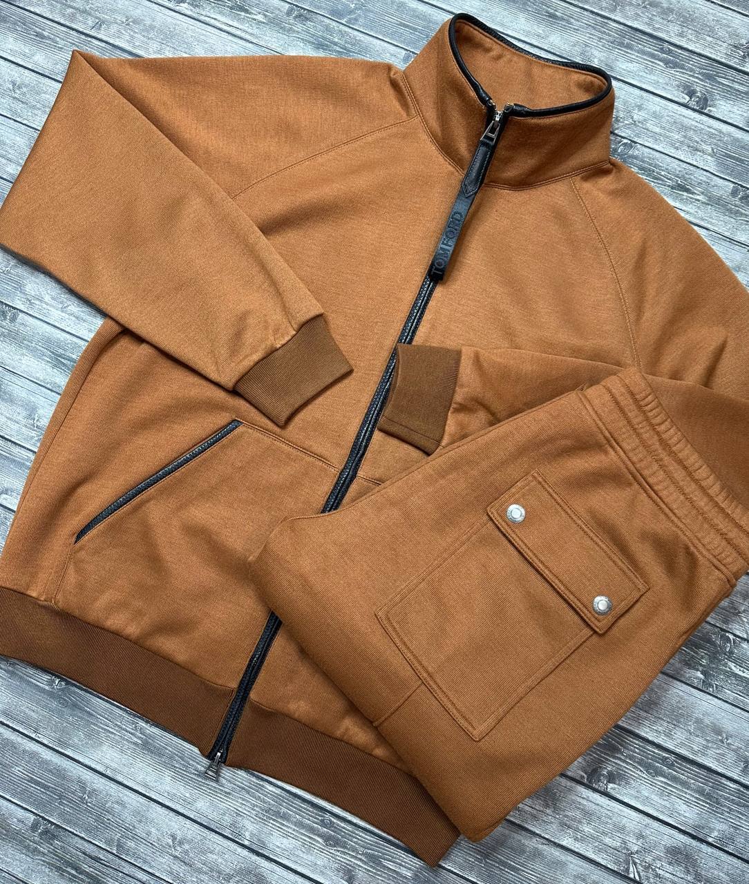 Tom Ford BP-26207 спортивный костюм со вставками из кожи Tom Ford BP-26207 спортивный костюм со вставками из кожи