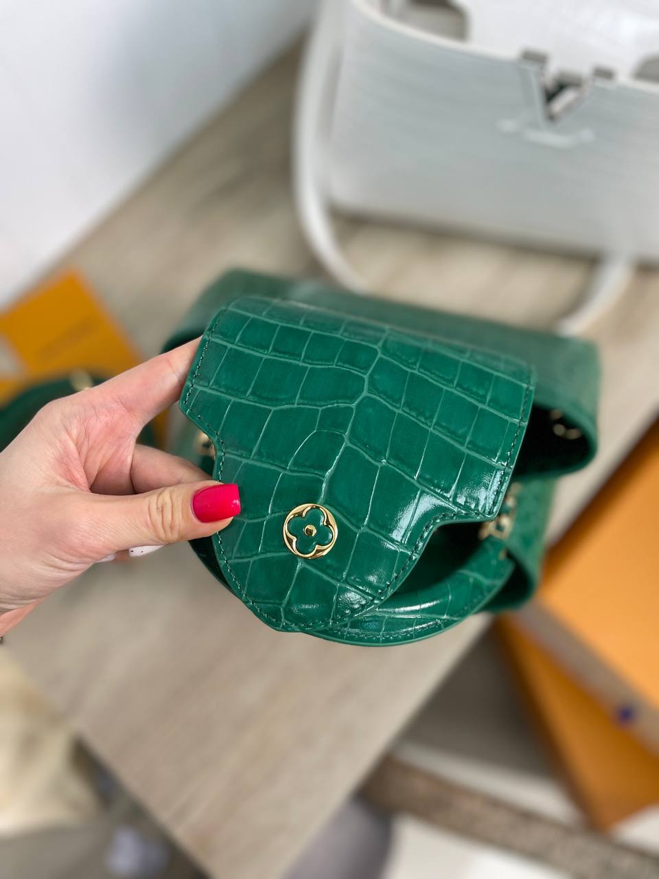 Женская сумка Capucines, 27 см, Louis Vuitton BP-29939 Женская сумка Capucines, 27 см, Louis Vuitton BP-29939